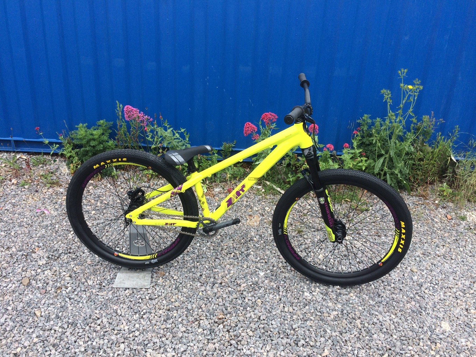 Bergamont Bike Kiez Dirt 2017 Dirt and Jump Bike BMX Bike