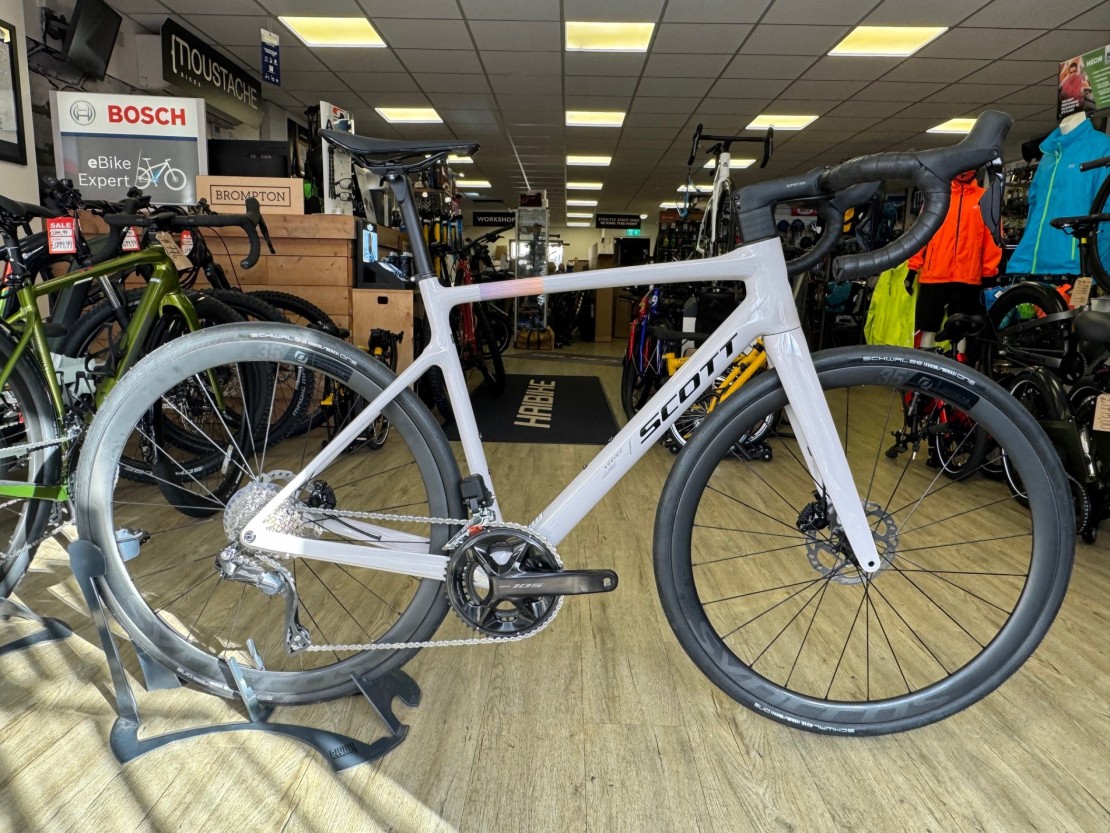 Scott Addict 30 2025 Road Bike Damian Harris Cycles E bike specialist Cardiff UK